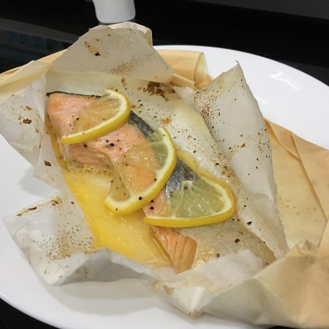 15分鐘零失敗 · 檸檬奶油烤鮭魚 : 全職媽媽瘋料理 跟著做