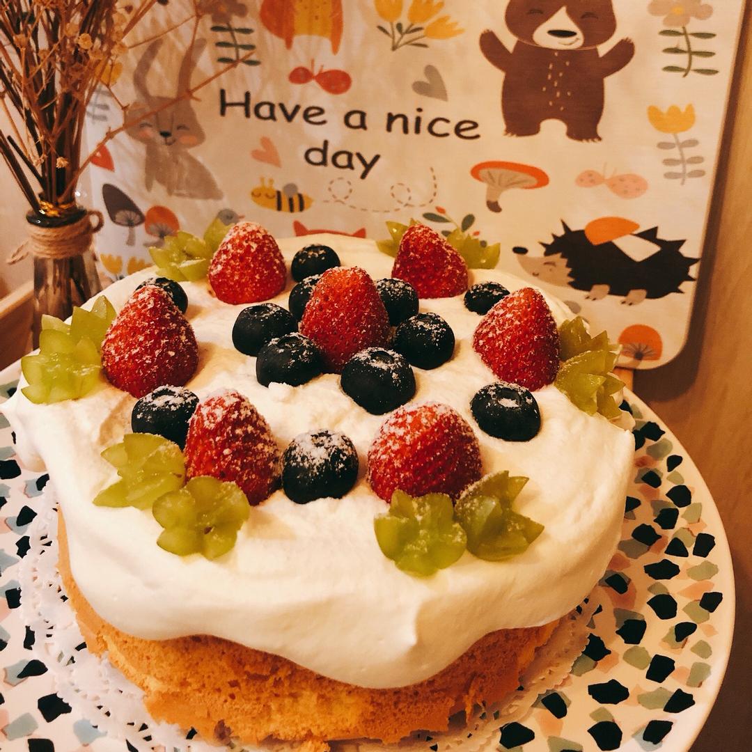可愛的「草莓奶油戚風蛋糕」美到冒泡 ♡ : 心心廚房 一起做