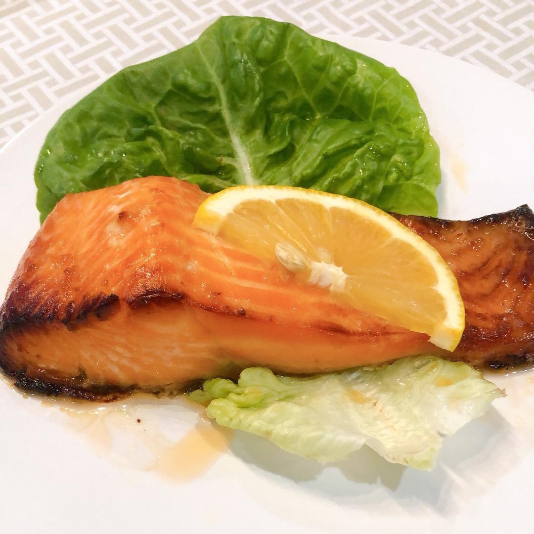 ★鹽麴香烤鮭魚～鮭の塩麹焼き : YvonneChien 跟著做