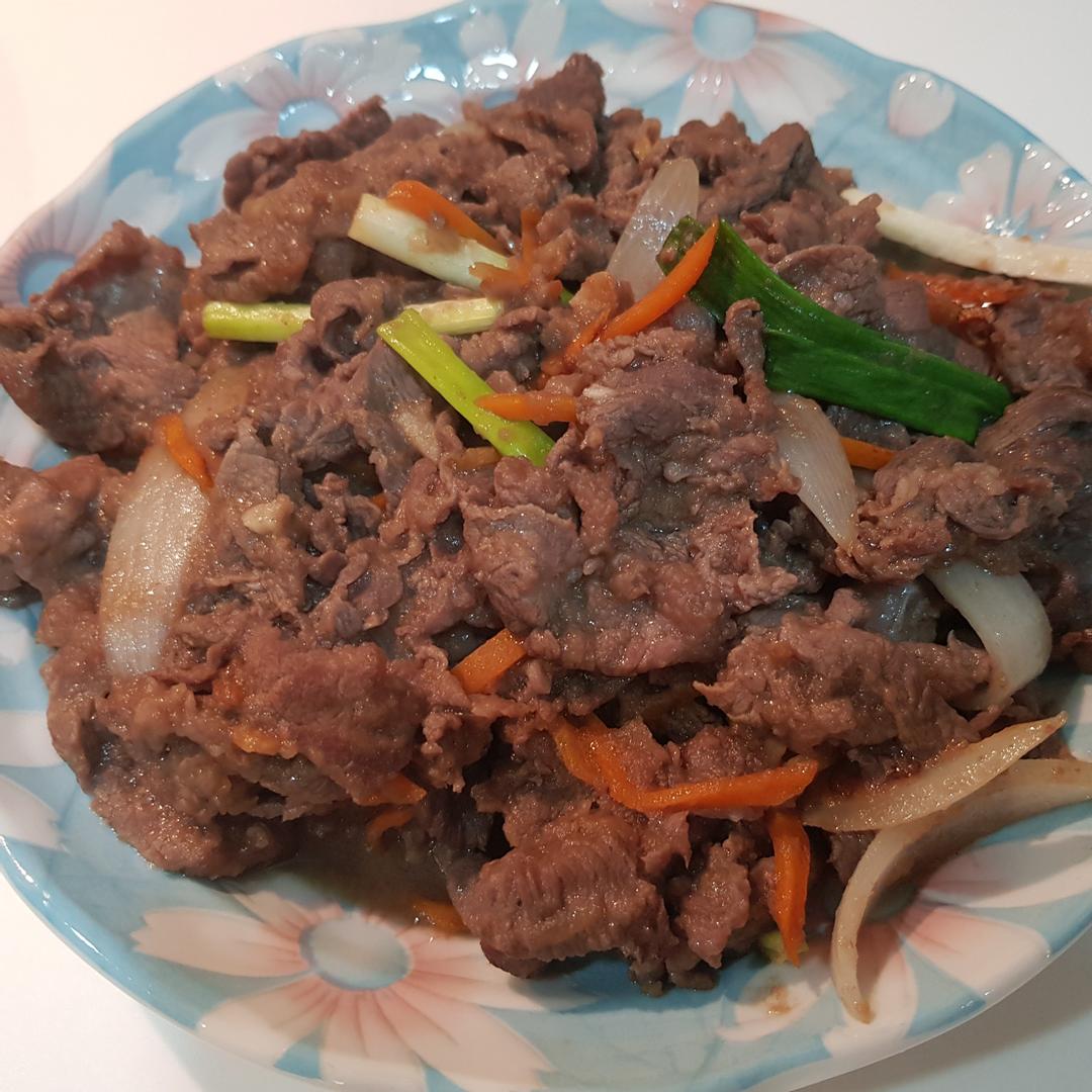 韓式牛肉～～很下飯呦！ : Tiffany Hung 跟著做