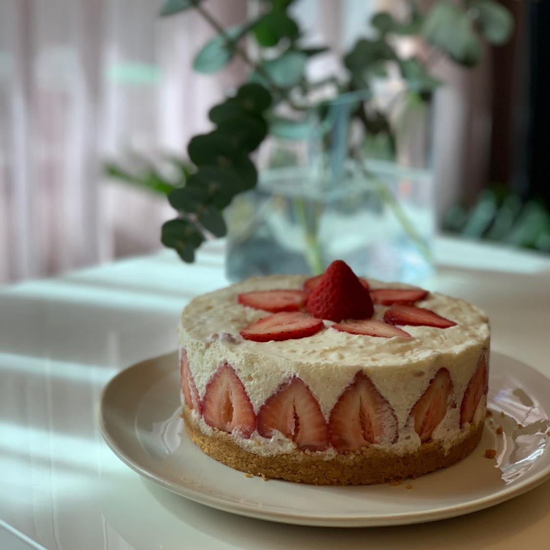 【免烤箱】特濃草莓生乳酪蛋糕 : Joan Huang 跟著做