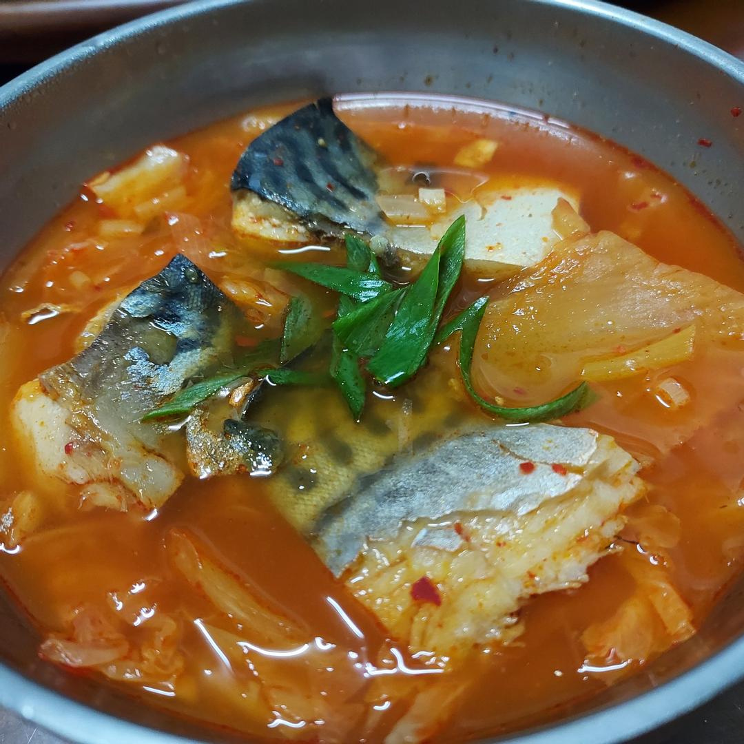 韓式泡菜鯖魚湯고등어찌개 : Hsiao-lan Hsieh 跟著做