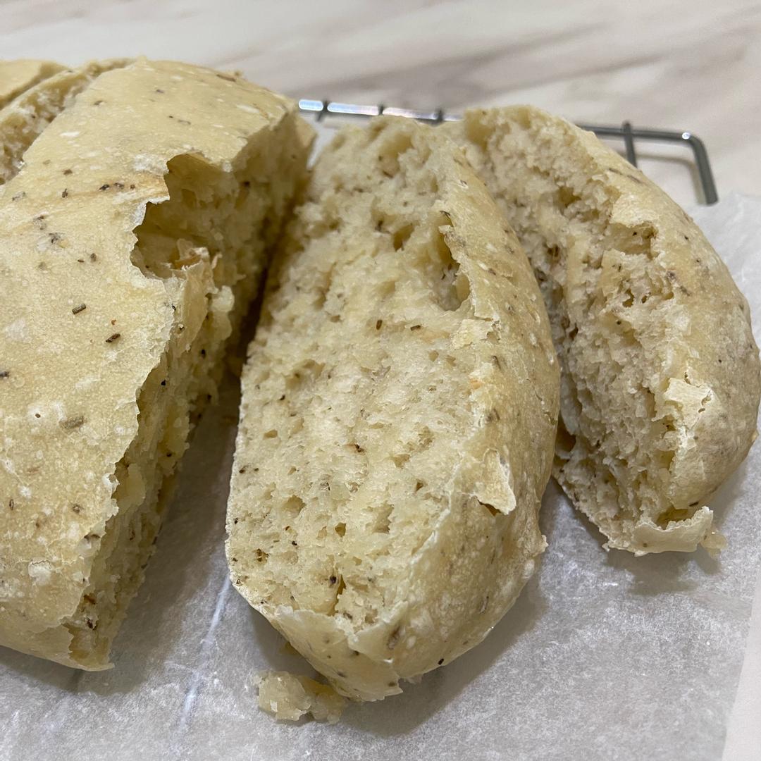 義式香料鹹麵包（免揉無糖無油低溫發酵麵團 : Joan Chiang 一起做