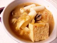 韓式黃金泡菜牛肉年糕湯