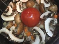 豬肉碎鮮菇紅蘿蔔番茄燜飯（寶寶食譜）