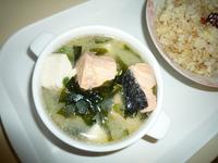 鮭魚味噌豆腐湯×湯料理×海鮮湯食譜