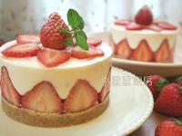 參考食譜 : 【免烤箱】特濃草莓生乳酪蛋糕