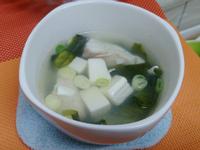海帶芽豆腐魚湯