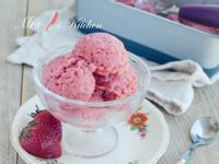 健康草莓優格冰淇淋 【三種材料】