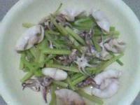 康寶鮮味炒手鰹魚風味--芹菜炒小捲