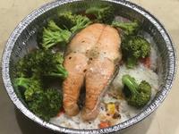 鮭魚蔬菜蓋飯