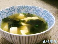 海帶芽豆腐味噌湯（附昆布高湯做法）
