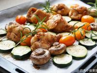 雞肉烤蔬菜。使用蒸氣烘烤爐做西式開胃菜