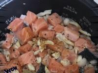 簡單快速一鍵完成
🍲美味鮭魚鮮菇飯