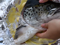 中秋烤肉：鮭魚頭
