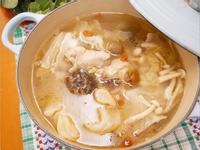 參考食譜 : 簡單煮「梅子雞湯」好喝的酸甜味。