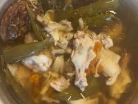 剝皮辣椒菇菇雞湯(電鍋版)