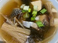 鮭魚豆腐金針菇湯