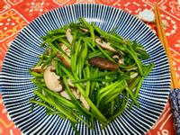 水蓮炒香菇/平底鍋/10分鐘/家常菜