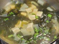 海帶芽豆腐湯