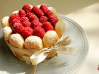 覆盆莓白巧慕斯夏洛特蛋糕