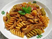 「CLASSICO®義大利麵醬」洋蔥肉絲螺旋麵佐蘑菇橄欖風味