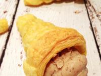 栗子乳酪羊角酥 Cornucopia Pastry with Chestnut Mousse