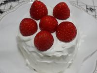 拙拙粉可愛的草莓鮮奶油戚風蛋糕