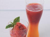 美膚果汁：雙層雞尾酒風的番茄柳橙汁