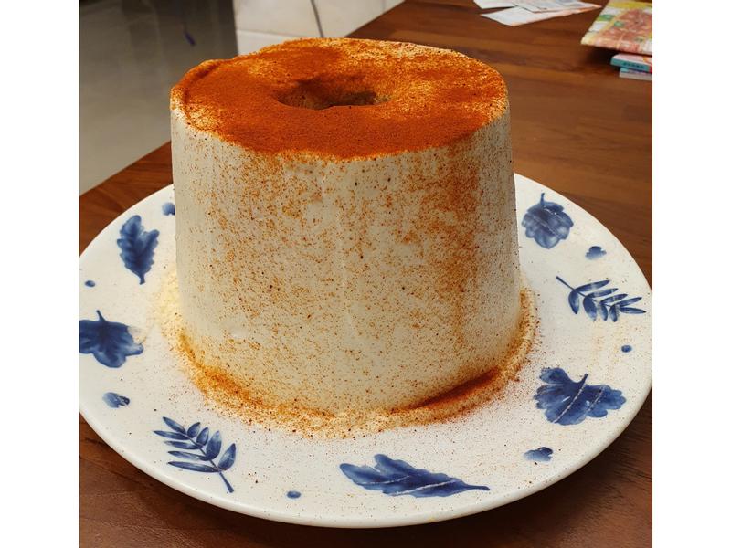 甜椒戚風蛋糕~法國鮮奶油與西班牙煙燻甜椒粉的意外火花的第 1 張圖片