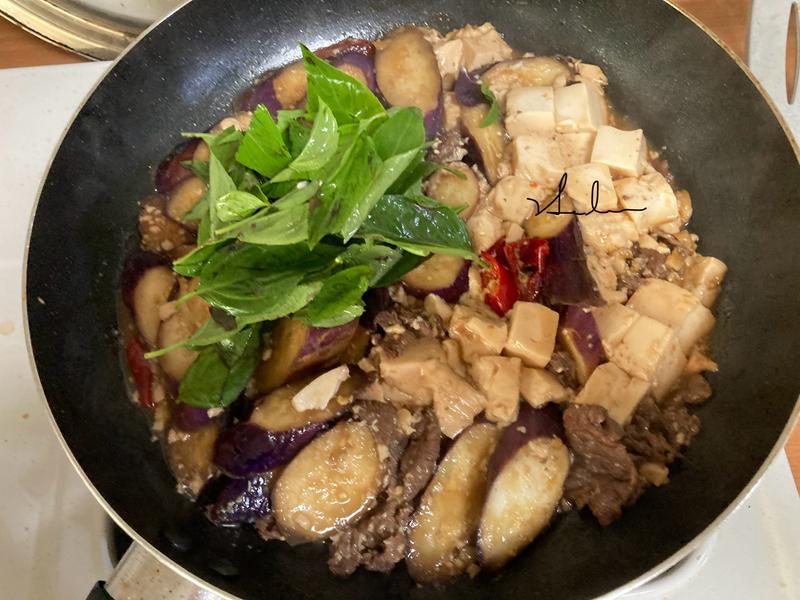 Eggplant and tofu clay pot / 10 minutes / Home cooking by - 愛料理